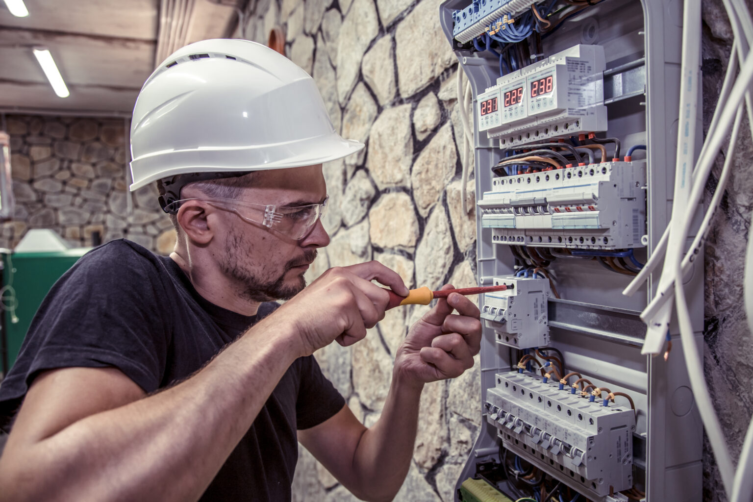 Electricistas especializados